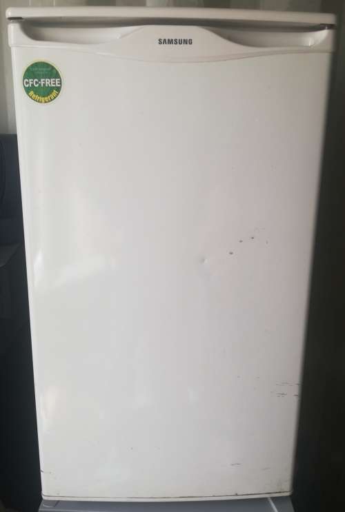 SAMSUNG  SG-12 DCGWHN 118l Bar Fridge