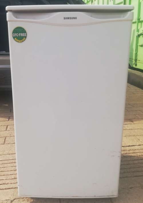 SAMSUNG  SG-12 DCGWHN 118l Bar Fridge
