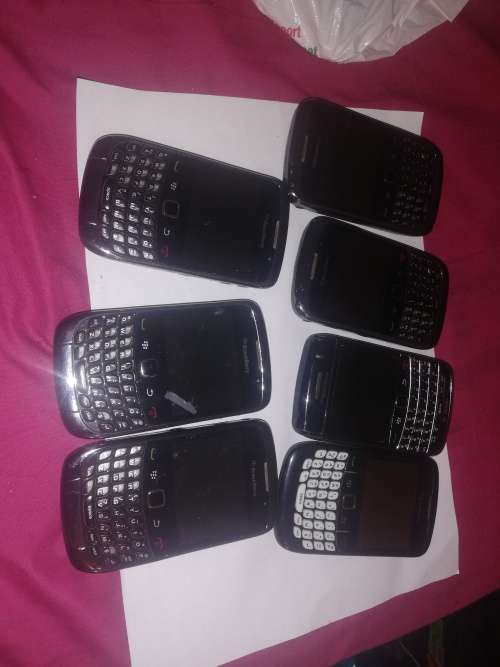 7 x Blackberry Curve in exceptional condition. Liquidation stock from US Embassy in RSA. Worth R8000