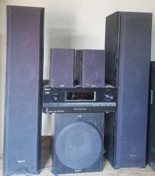 Sony STR-DH520 Home Theatre System. In prestine condition condition. Worth over R7000