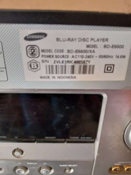 Very Powerful Yamaha RX-V361 Amplifier, Samsung Blu Ray player, in excellent condition