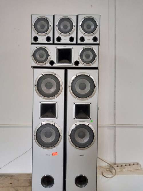 MASSIVE SONY STR-K1500 AMP SPEAKERS. Sony SS-MFP15 x 2 Front Speakers, 3 x Surrounds, 1 x Centre
