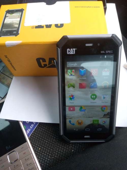 CAT S50 MILITARY SPEC, THE BEST OF DURABILITY IN DEMO, IN BOX WITH ALL ACCESSORIES
