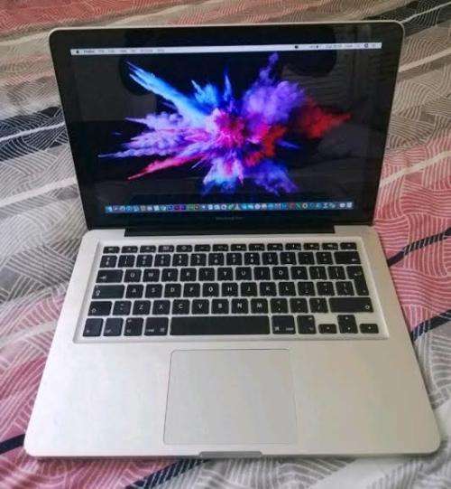 Presentable MacBook Pro i5, 320gb, 4gb Ram, 2.3ghz, macOS High Sierra 10.13.6 and new charger