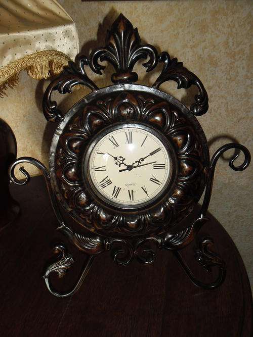 Mantel clock