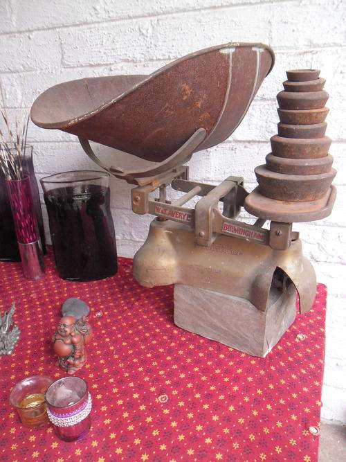 Very old scale with weights