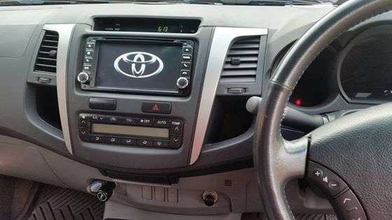 Toyota Hilux (and Fortuner) GPS DVD Touch Screen unit, FREE Reverse Camera!
