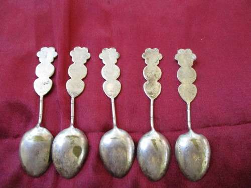 SET OF CHINESE SILVER SPOONS