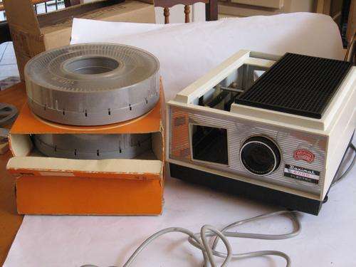 BRAUN PAXIMAT 2000 SLIDE PROJECTOR  - WORKING