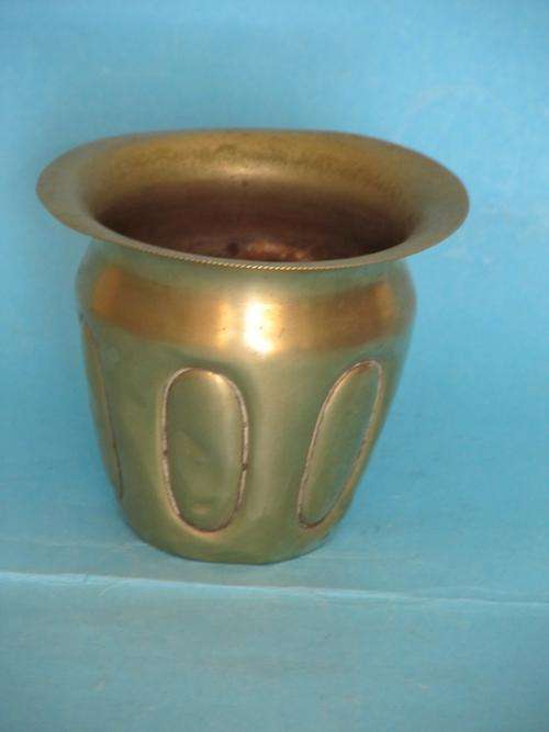 FLOWER POT