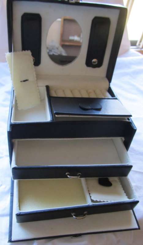 JEWELLERY CASE