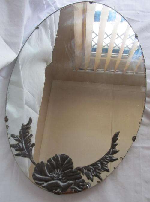 OVAL MIRROR