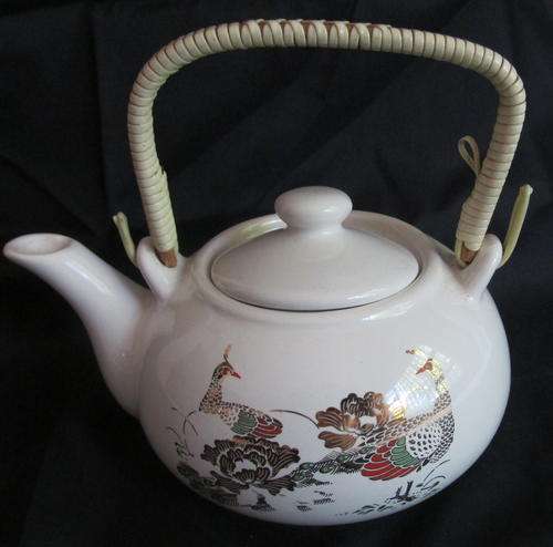 ORIENTAL STYLE TEA  POT