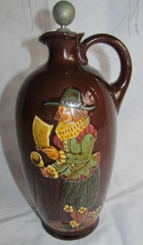 ANTIQUE ROYAL DOULTON KINGSWARE DEWARS OYEZ OYEZ FLASK