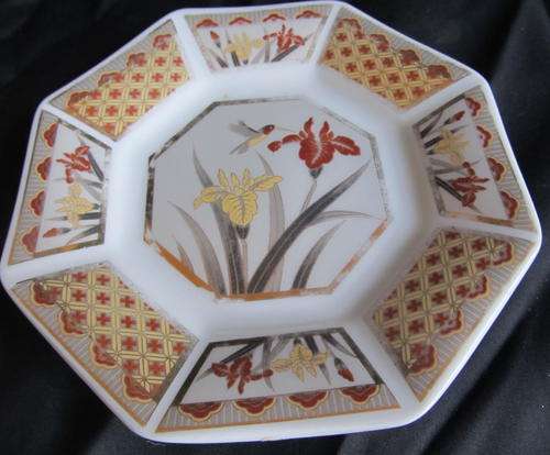 IMARI STYLE PLATE