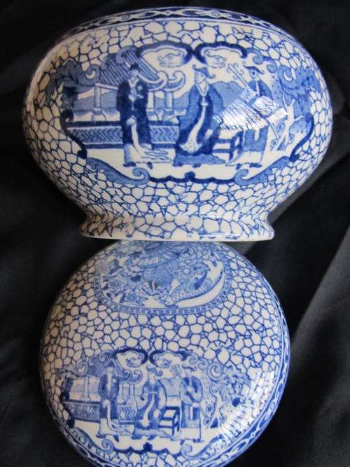 ADAMS BLUE & WHITE  TRINKET BOX