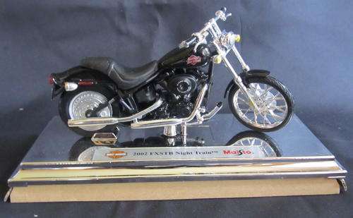 2002 FXSTB  "NIGHT TRAIN"- HARLEY DAVIDSON- 1:18