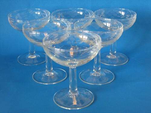 SET OF FRENCH CHAMPAGNE GLASSES