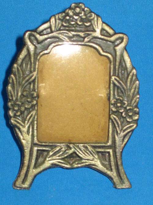 ART NOUVEAU STYLE PHOTO FRAME