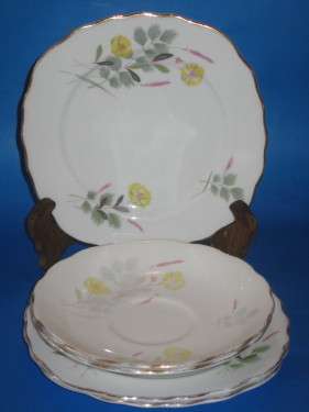ROYAL VALE SIDE PLATES AND SAUCERS