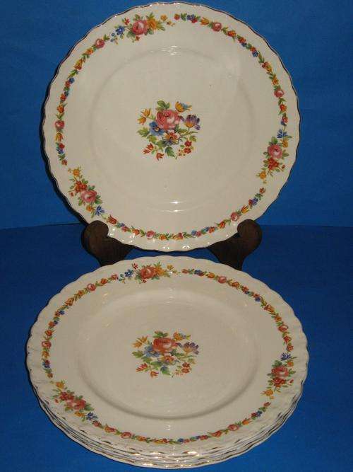 GRINDLEY CREAMPETAL FISH PLATES