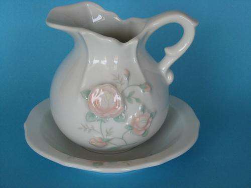 ORNAMENTAL JUG and BASIN SET