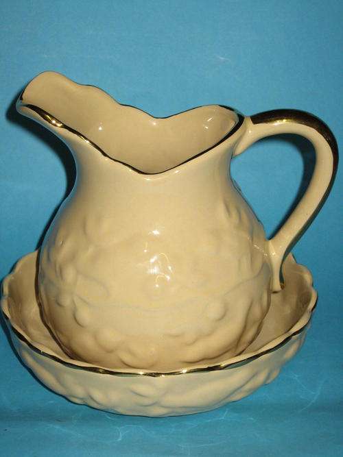 JUG & BASIN ORNAMENT