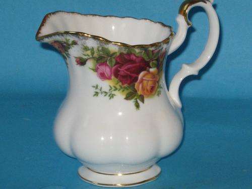 ROYAL ALBERT CREAMER