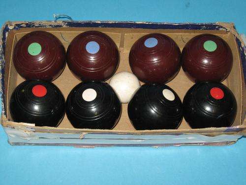 HENSELITE CARPET BOULES