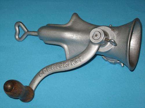 VINTAGE CAST IRON MINCER