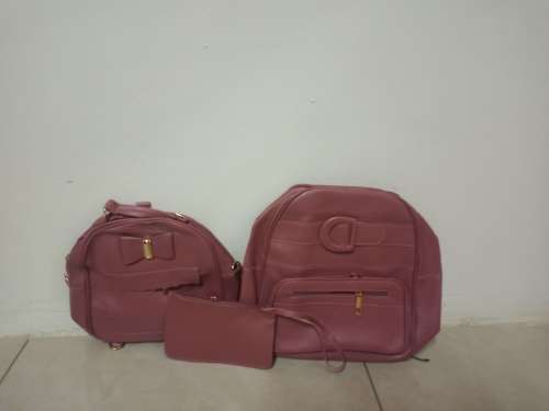 PINK SYNTHETIC LEATHER BAG SET WORTH 800
