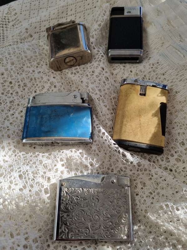 Collection of collectable lighters/zippo