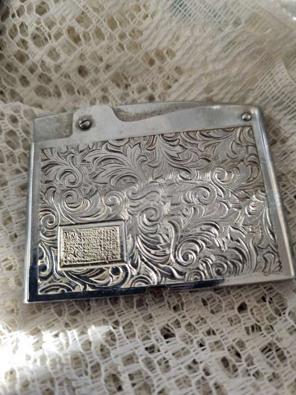 Collection of collectable lighters/zippo