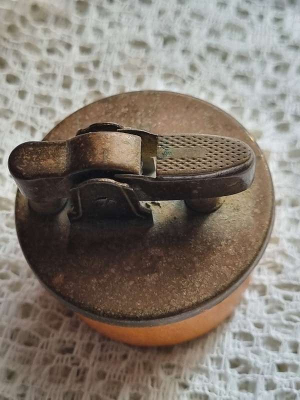 Collectable zippo and dice game in one