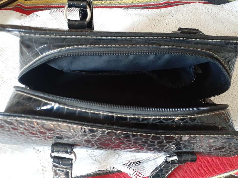 Ladies handbag black