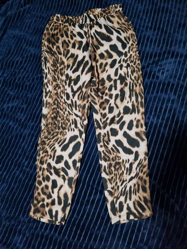 Printed ladies pants size M