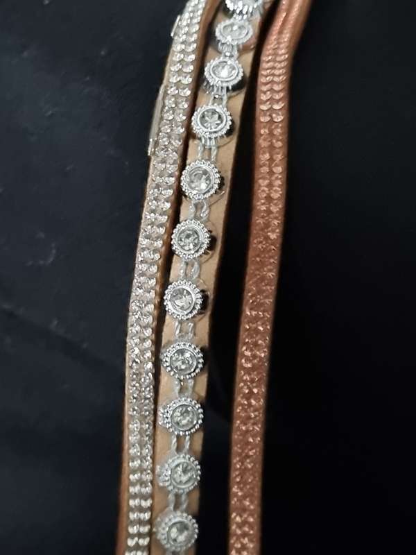Women`s Luxury Rhinestone Quartz Watch Shiny Fashion Analog PU Leather Wrap Bracelet Wrist Watch
