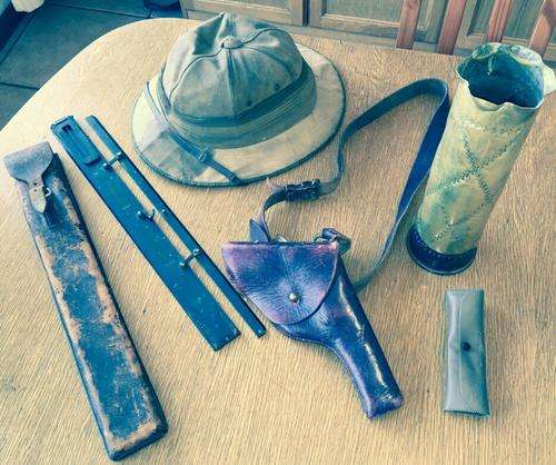 A VERY RARE COLLECTION OF ARMY/MILATARY ITEMS