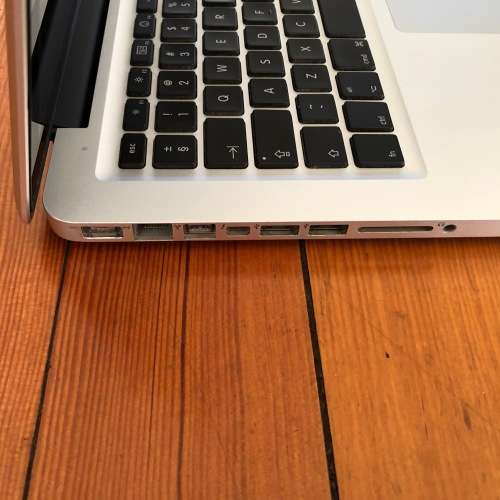 Macbook Pro 13 inch (Early 2011) Core i5, 10GB RAM, 512GB SSD