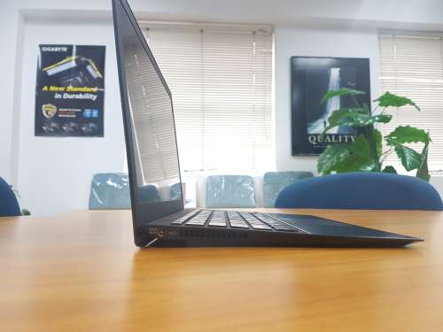 Sony Vaio svp132a1cw, 13.3" i5 4200u, 4gb ram, 128gb ssd