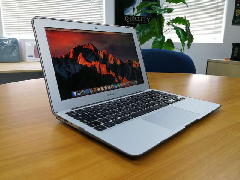 MACBOOK AIR CORE i5 BARGAIN!!!