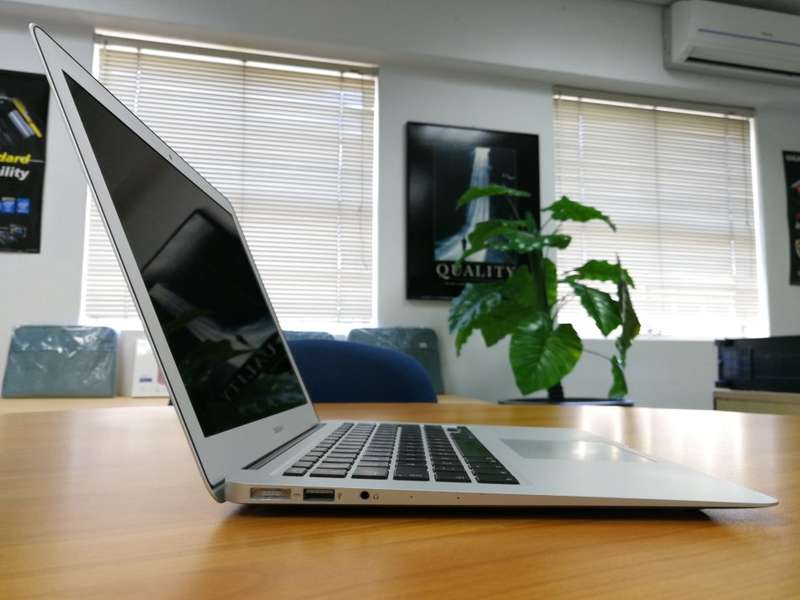 MACBOOK AIR CORE i5 13INCH 256GB STORAGE BRAND NEW CONDITION!!!