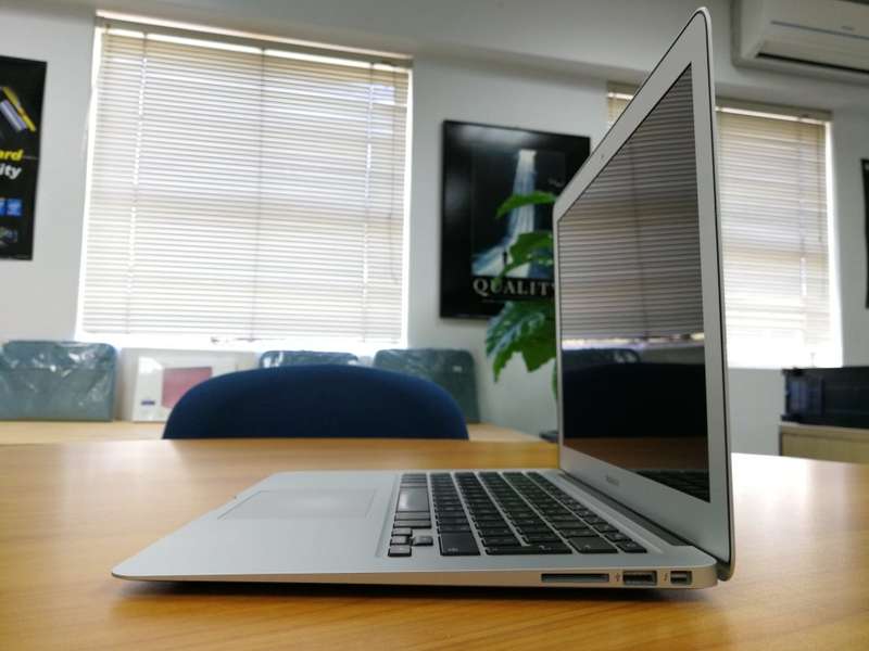 MACBOOK AIR CORE i5 13INCH 256GB STORAGE BRAND NEW CONDITION!!!