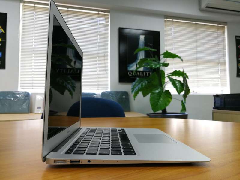 APPLE MACBOOK AIR CORE i5 13INCH!!!
