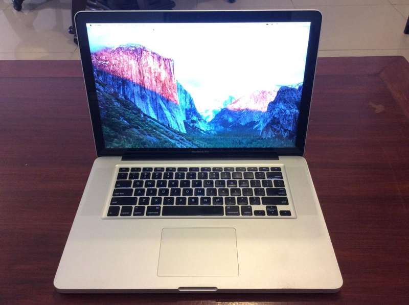 MACBOOK PRO 15" CORE I5 4GB RAM EXCELLENT CONDITION!!!