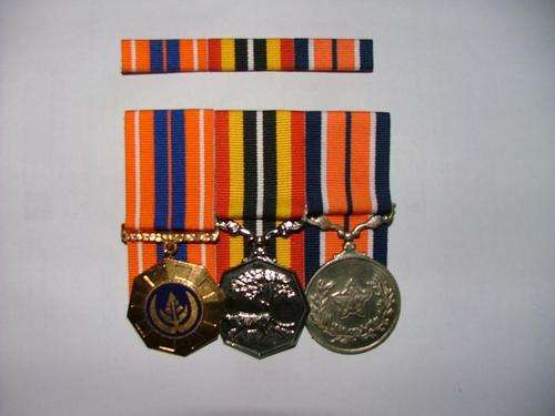 SADF Full Size and Miniatures . Pro Patria , Southern Africa + GSM Medals - plus Ribbon Bar -