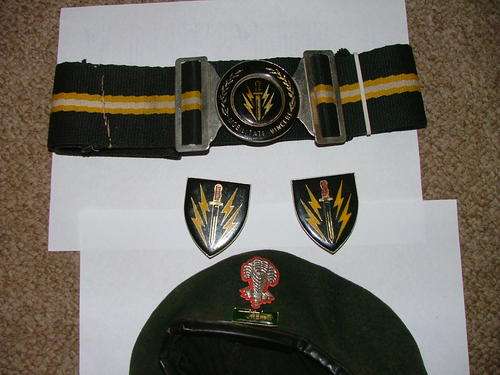 61 MECH STABLE BELT , FLASHES and BERET (RSA Bidders only)