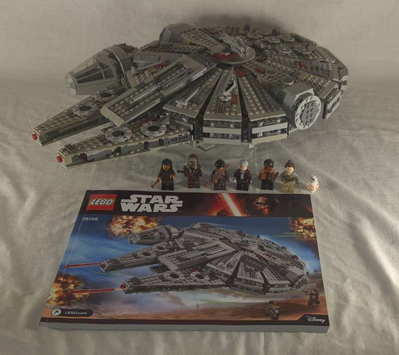 LEGO Star Wars 75105 Millennium Falcon