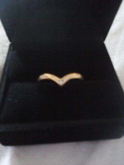 9CT SOLID GOLD AND STERLING SILVER RING