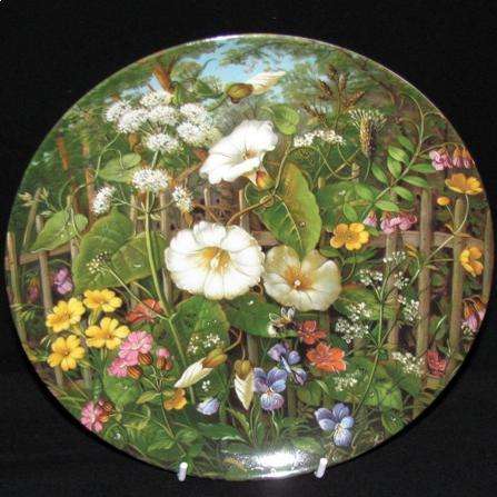 Furstenberg 'Wilde Schonheiten' 'Am Zaun' Wall Plate - No Scratches, Chips, Cracks or Crazing